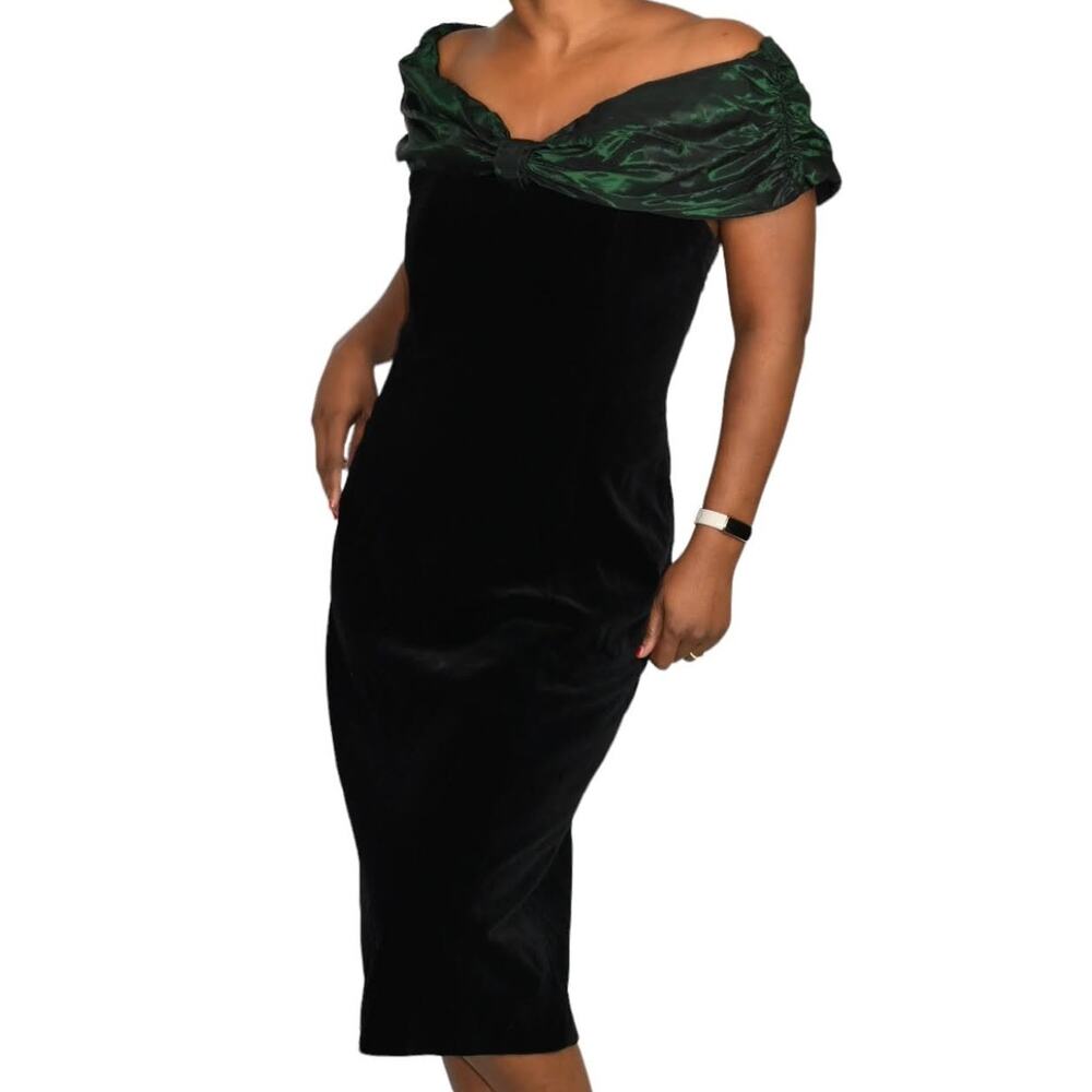 Vintage Laura Ashley Velvet Dress Green Midi Off the Shoulder 80s Size Medium